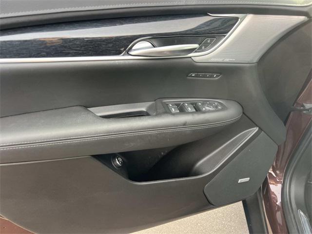 used 2023 Cadillac XT5 car, priced at $32,990