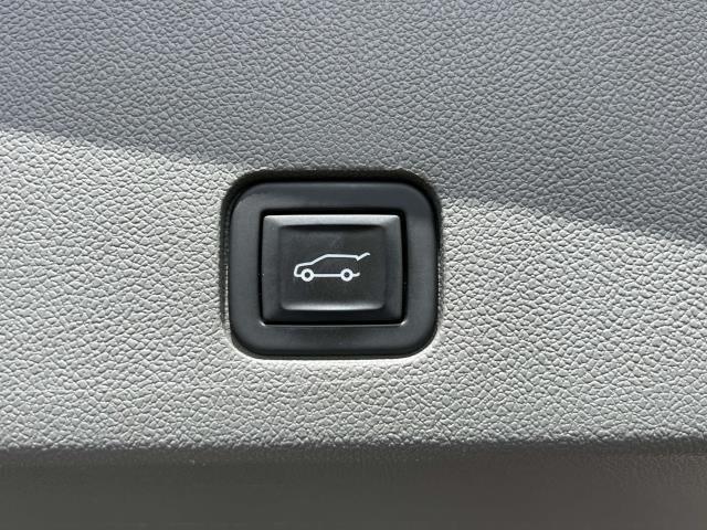 used 2023 Cadillac XT6 car, priced at $43,990