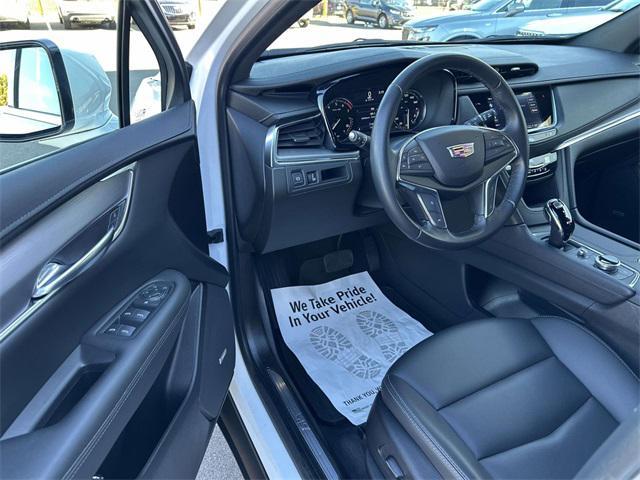 used 2023 Cadillac XT5 car, priced at $31,990