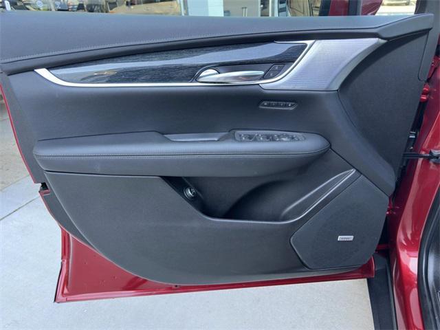used 2022 Cadillac XT5 car, priced at $33,898