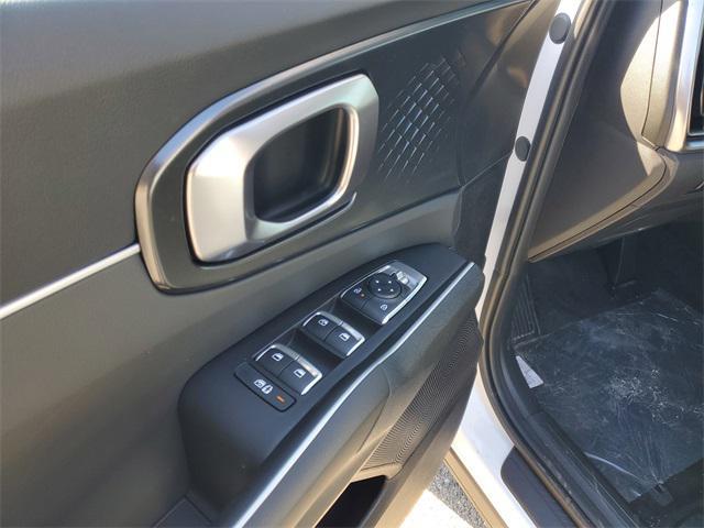 new 2025 Kia Sorento car, priced at $33,110