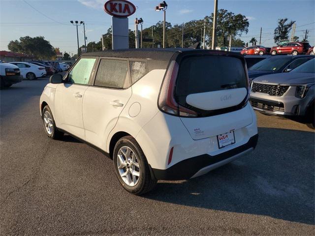 new 2025 Kia Soul car, priced at $21,916