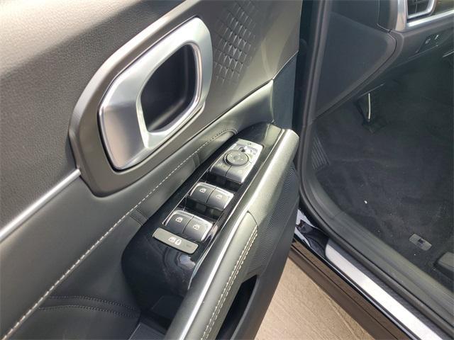 new 2025 Kia Sorento car, priced at $37,832