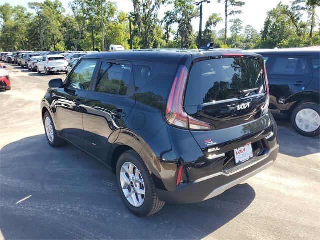 new 2025 Kia Soul car, priced at $19,906