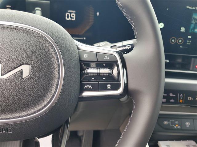 new 2025 Kia Carnival car, priced at $36,516