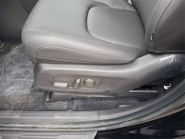 new 2025 Kia Carnival car, priced at $36,516