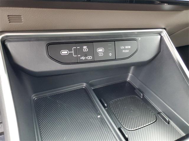 new 2026 Kia Carnival Hybrid car, priced at $41,300