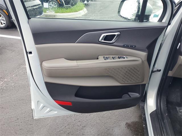 new 2026 Kia Carnival Hybrid car, priced at $41,300