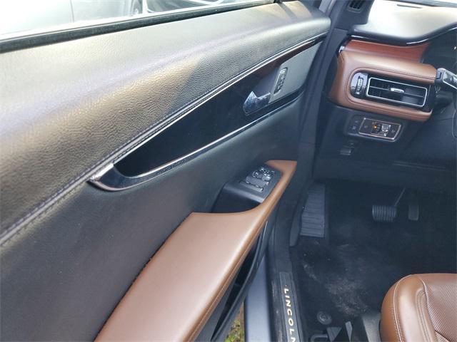 used 2022 Lincoln Nautilus car, priced at $35,900