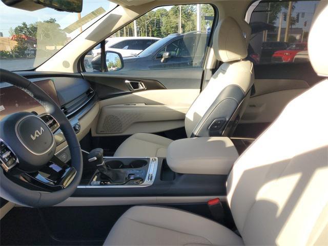 new 2025 Kia Carnival car, priced at $49,806