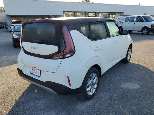 new 2025 Kia Soul car, priced at $21,590