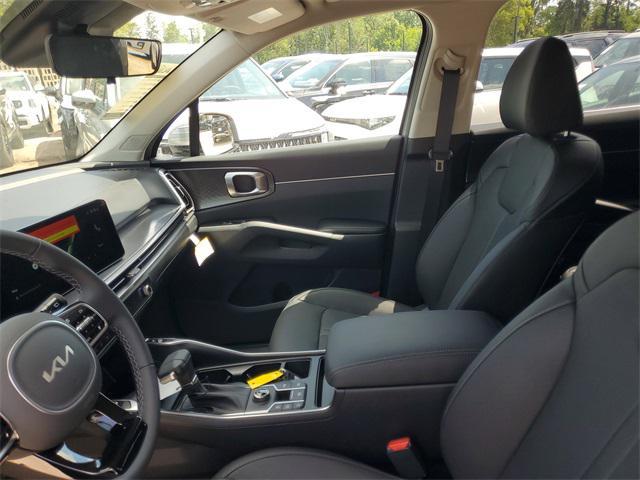 new 2025 Kia Sorento car, priced at $31,557