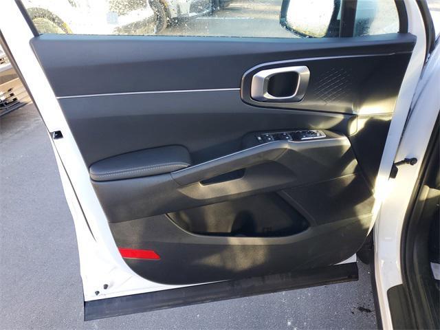 new 2025 Kia Sorento car, priced at $32,094