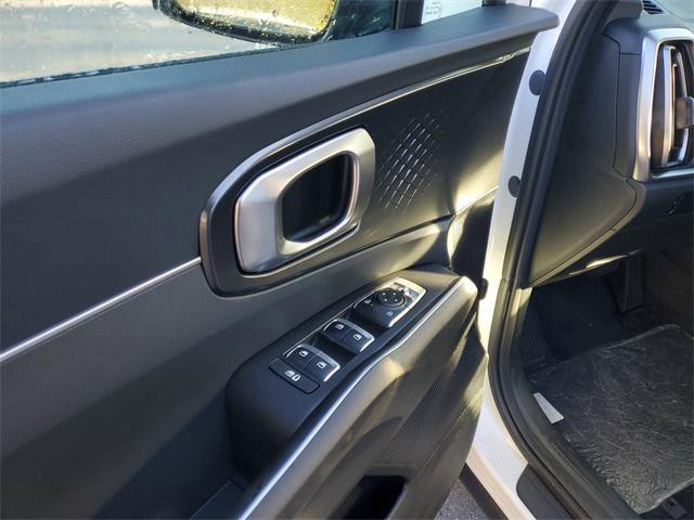 new 2025 Kia Sorento car, priced at $32,094