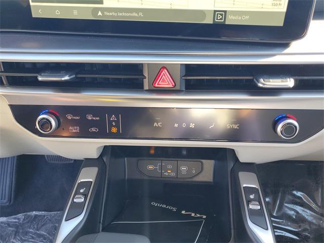new 2025 Kia Sorento car, priced at $33,534