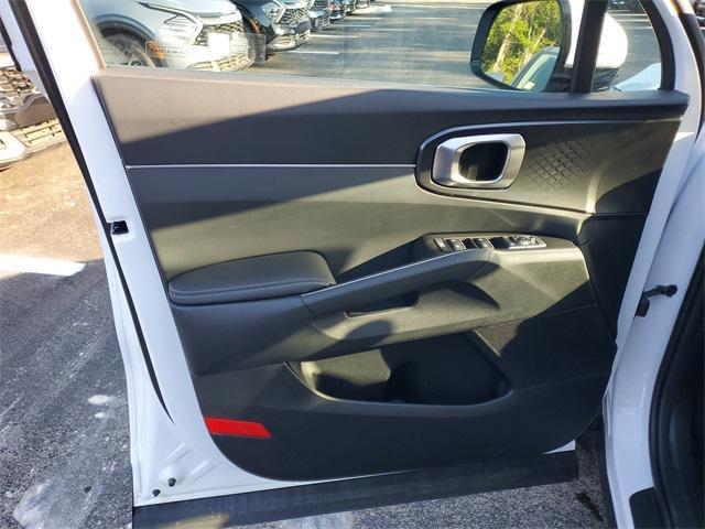 new 2025 Kia Sorento car, priced at $29,268