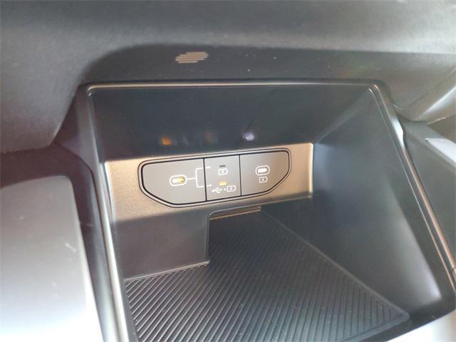 new 2025 Kia Sorento car, priced at $29,268