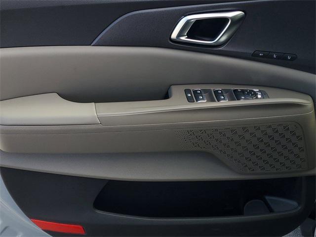 new 2026 Kia Carnival Hybrid car, priced at $43,320