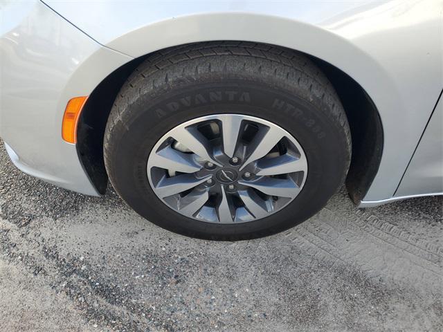 used 2022 Chrysler Pacifica Hybrid car, priced at $24,980