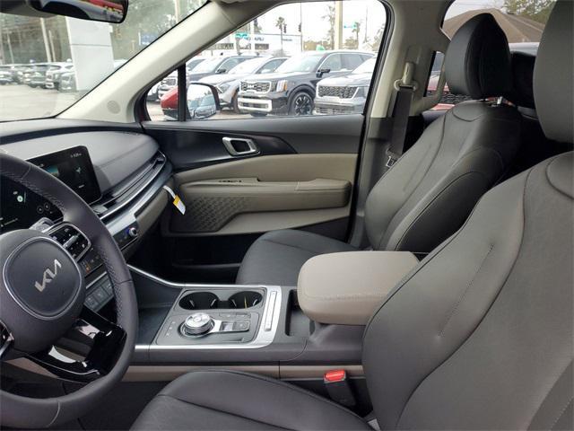 new 2025 Kia Carnival Hybrid car, priced at $38,836