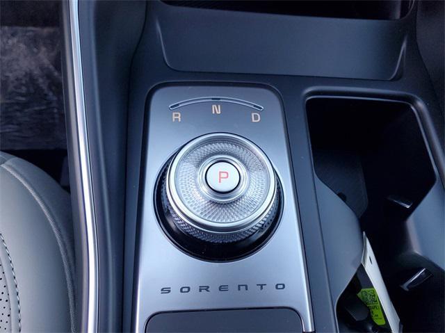 new 2025 Kia Sorento Hybrid car, priced at $37,220