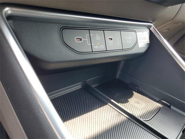 new 2025 Kia Carnival car, priced at $38,988