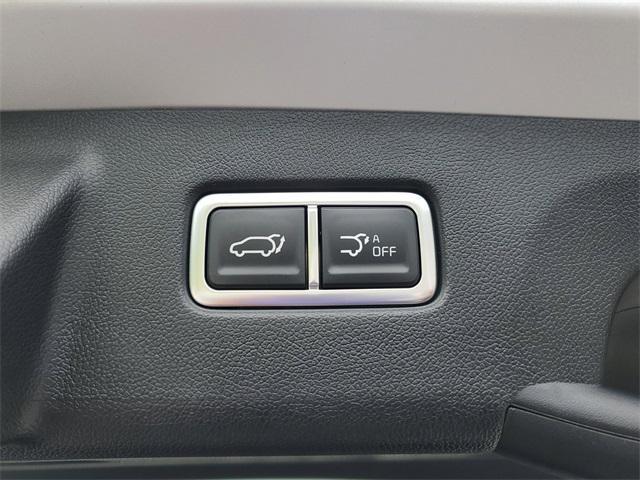 new 2025 Kia Sorento Hybrid car, priced at $42,992
