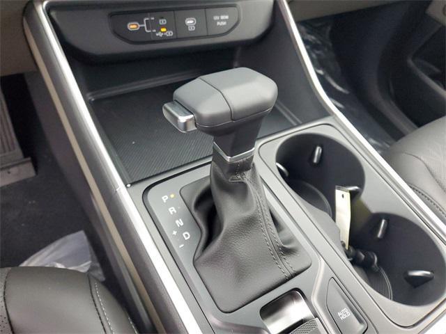 new 2025 Kia Carnival car, priced at $36,076