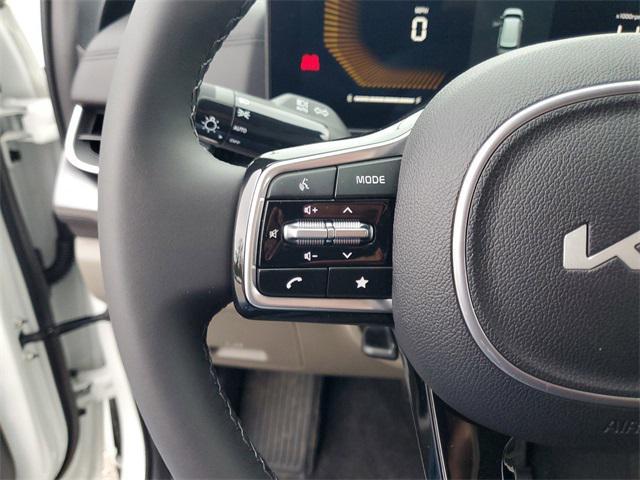 new 2025 Kia Carnival car, priced at $36,076