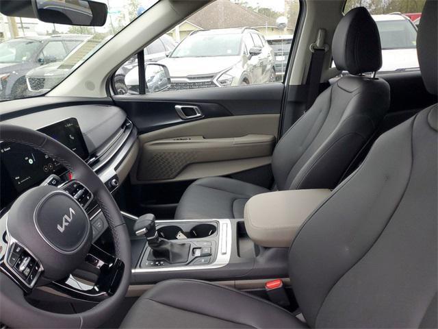 new 2025 Kia Carnival car, priced at $36,076