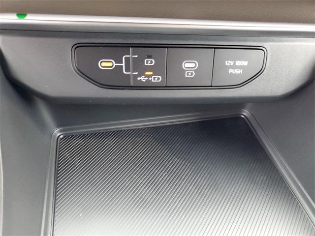 new 2025 Kia Carnival car, priced at $36,076