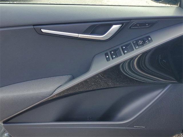 new 2025 Kia Niro car, priced at $30,854