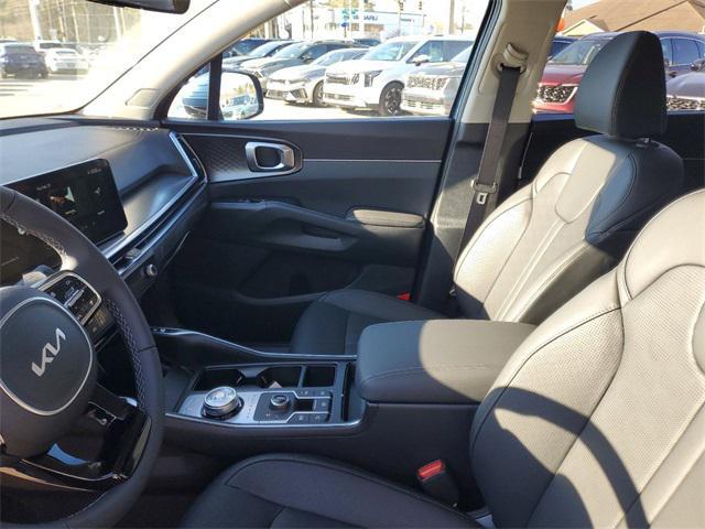new 2025 Kia Sorento Hybrid car, priced at $35,985