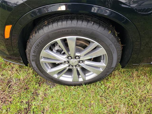 used 2023 Cadillac XT6 car, priced at $31,500