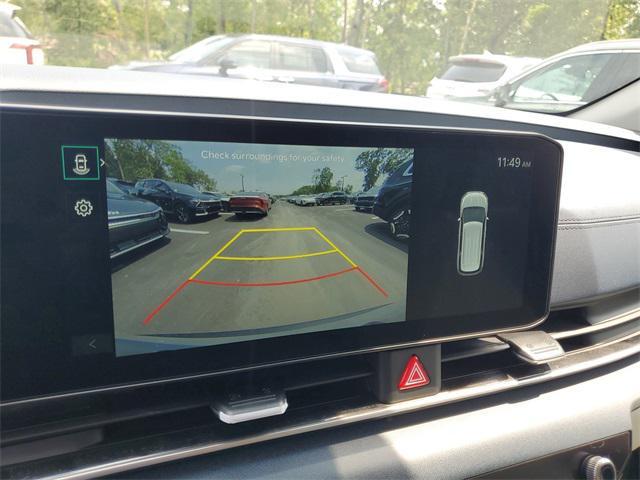 new 2025 Kia Carnival car, priced at $39,011