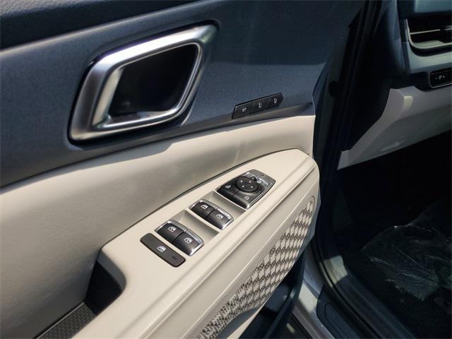 new 2025 Kia Carnival car, priced at $39,011