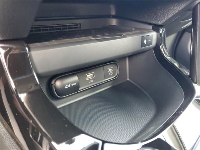 new 2025 Kia Seltos car, priced at $24,055