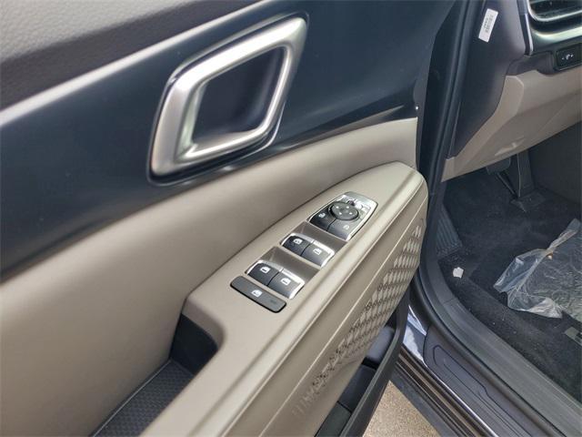 new 2025 Kia Carnival car, priced at $36,067
