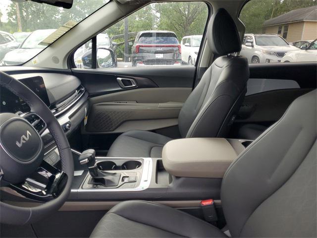 new 2025 Kia Carnival car, priced at $36,067