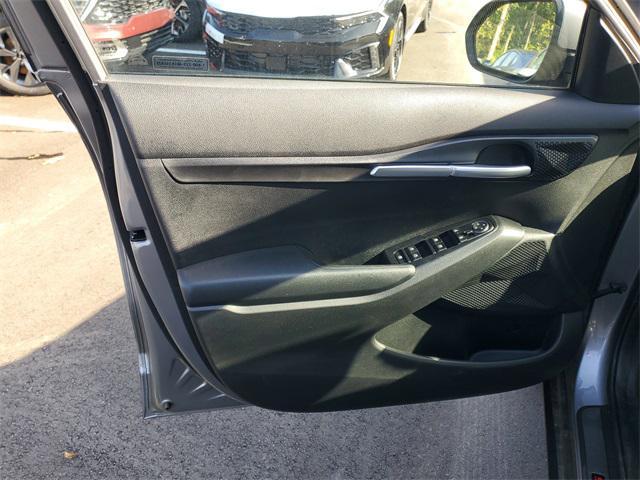 new 2025 Kia Seltos car, priced at $24,156