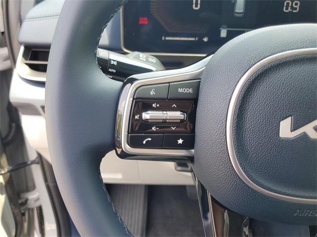 new 2025 Kia Carnival car, priced at $39,011
