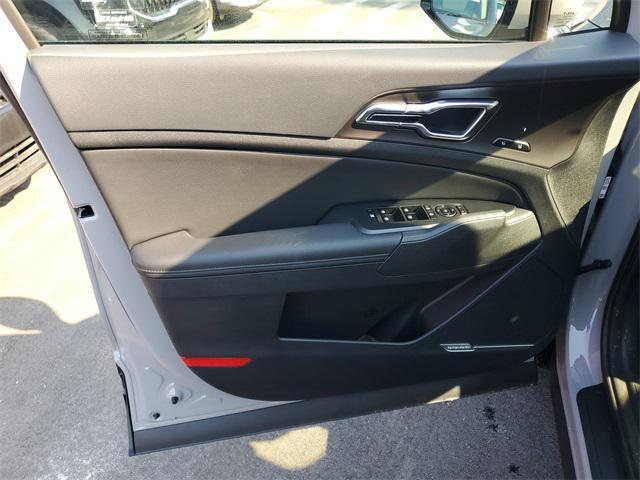 new 2026 Kia Sportage Hybrid car, priced at $39,574