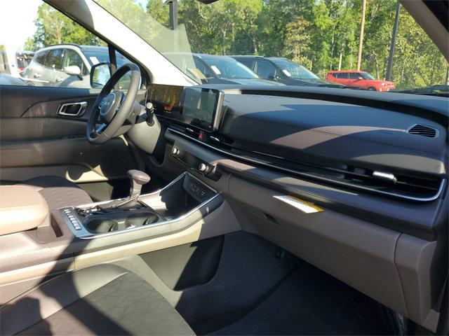 new 2025 Kia Carnival car, priced at $40,270