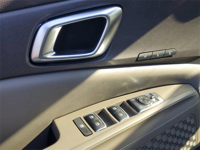 new 2025 Kia Carnival car, priced at $40,270