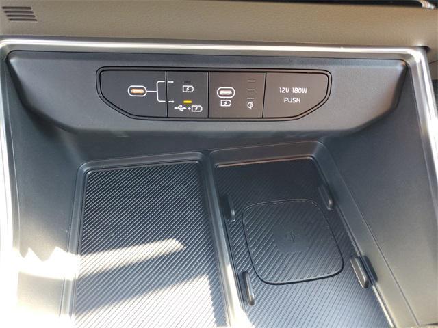 new 2025 Kia Carnival car, priced at $40,270