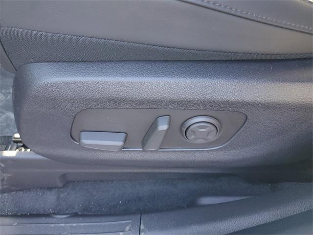 new 2025 Kia Carnival car, priced at $40,270