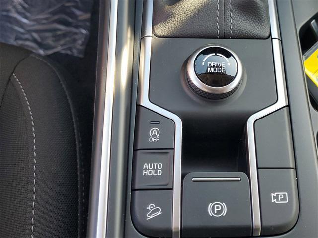 new 2025 Kia Sorento car, priced at $31,021