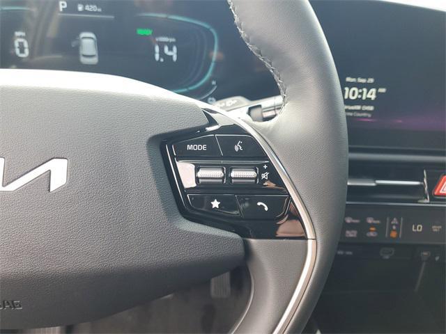 new 2025 Kia Niro Plug-In Hybrid car, priced at $32,841