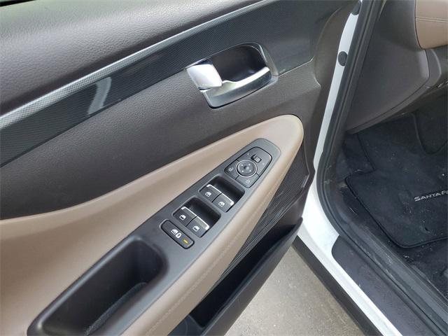 used 2022 Hyundai Santa Fe car, priced at $27,980