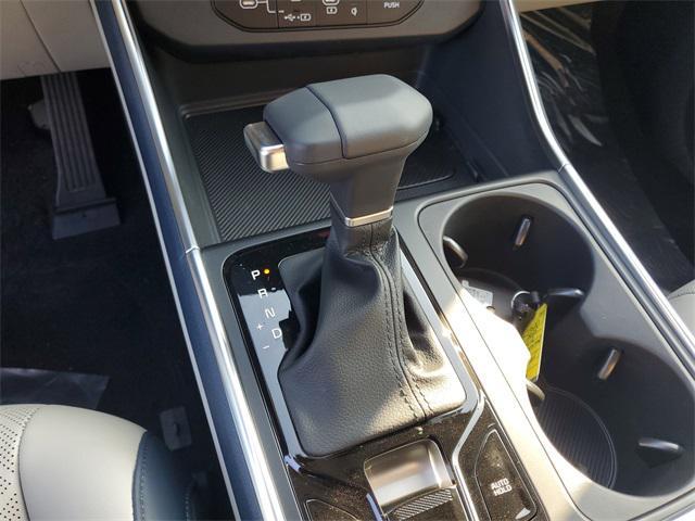 new 2025 Kia Carnival car, priced at $39,912